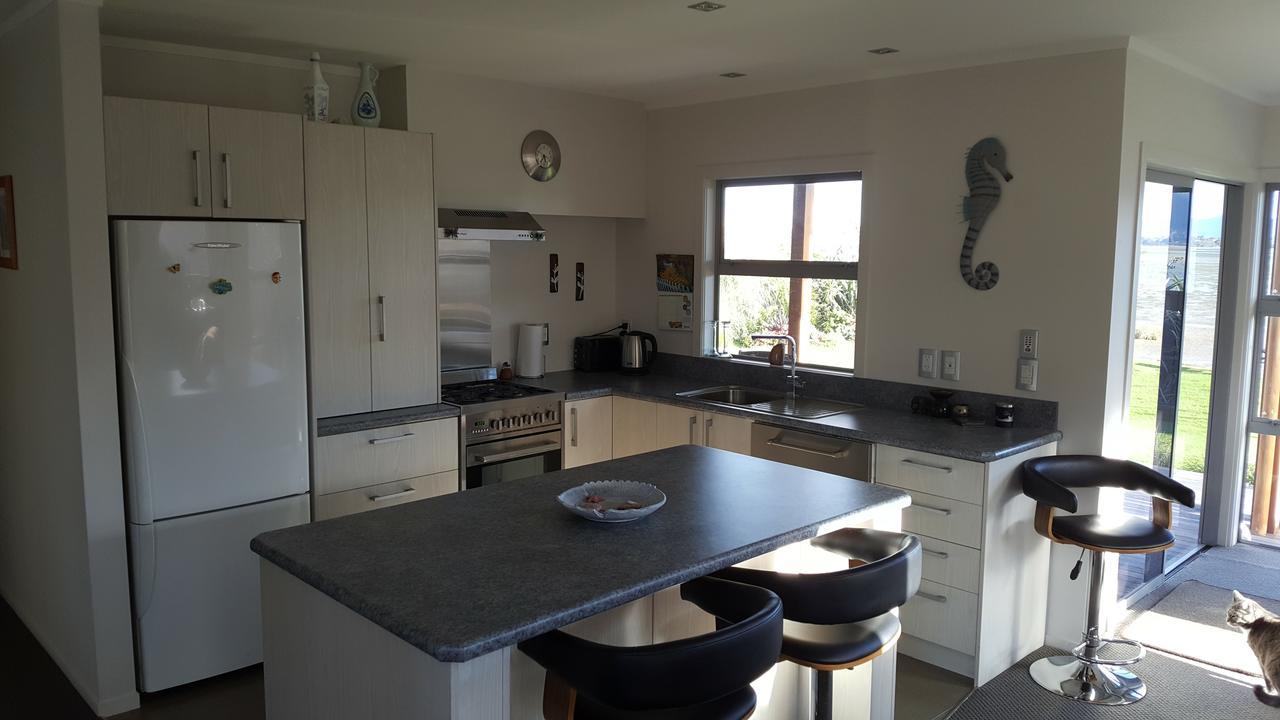 Athenree Waterside Accommodation מראה חיצוני תמונה