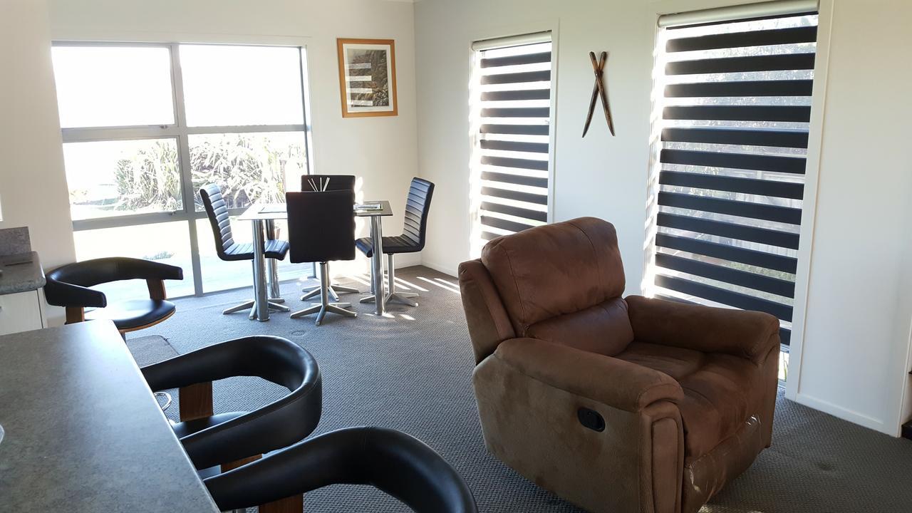 Athenree Waterside Accommodation מראה חיצוני תמונה